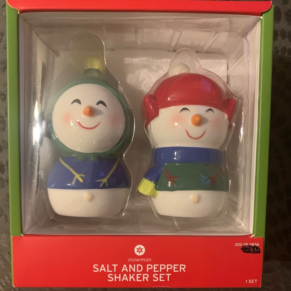 Target Brands Snowmen Salt and Pepper Shakers, Brand New Condition